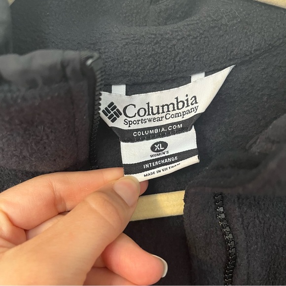 Columbia Women's Black Fleece zip up Jacket USED SHRUNK sweater coat casual - Picture 2 of 4